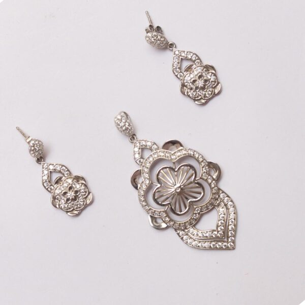 Silver Plated Floral Design Filigree Pendent Set