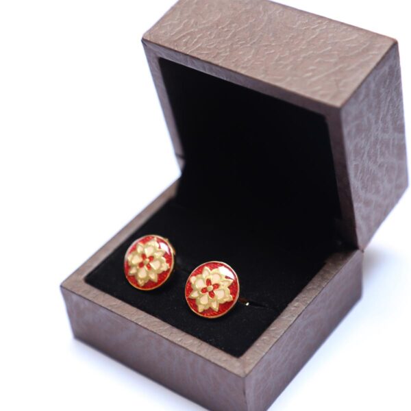 Mughal Round Maroon & Crem Cuffling - Image 3