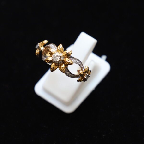 Diamond Studded Gold Ring