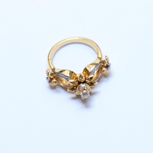 Diamond Studded Gold Ring - Image 5