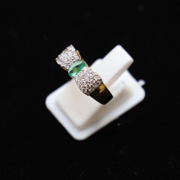 Diamond Studded Gold Ring with Emerald