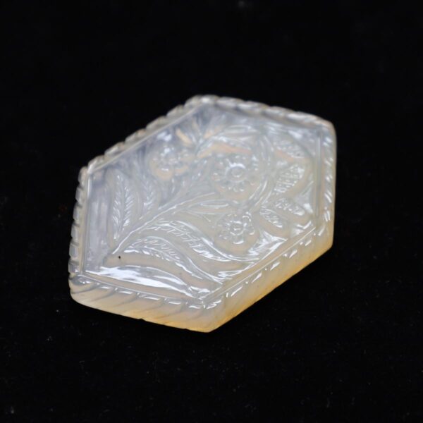 Agate Mughal Carving  Pendent - Image 3