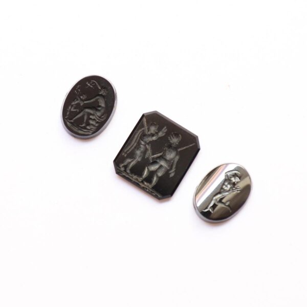 2 Black Onyx & 1 Hemetiti Intaglio - Image 3